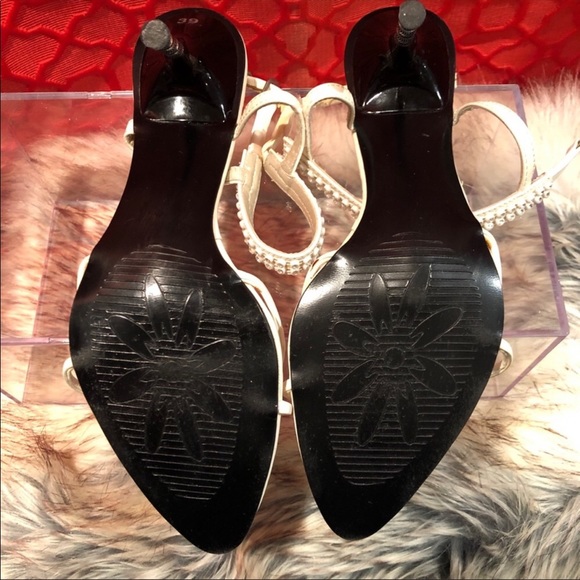 VINTAGE VALENTINO white white and silver heels - Picture 5 of 7